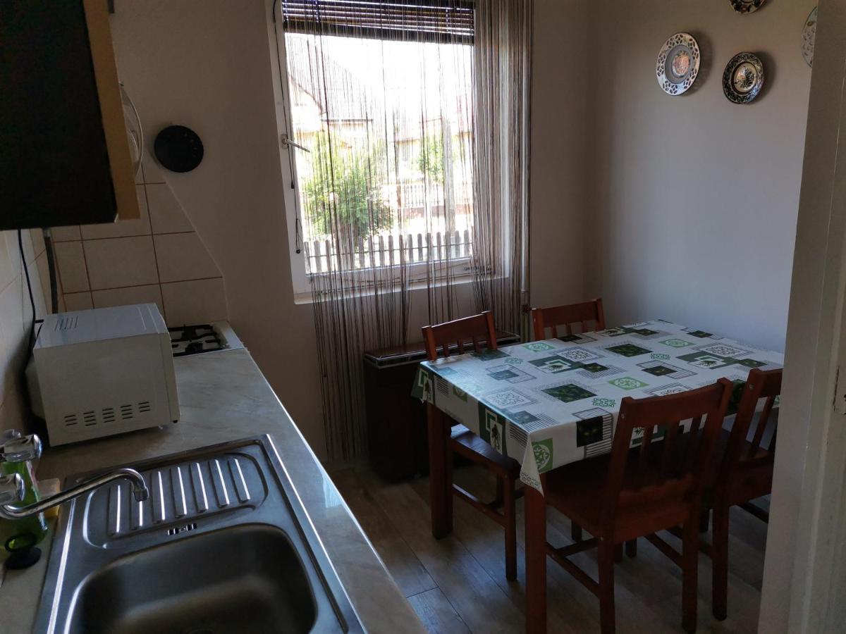 Apartamento Roland Apartman Balatonlelle Exterior foto