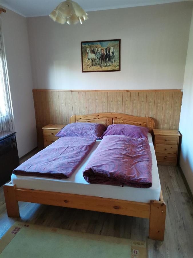 Apartamento Roland Apartman Balatonlelle Exterior foto