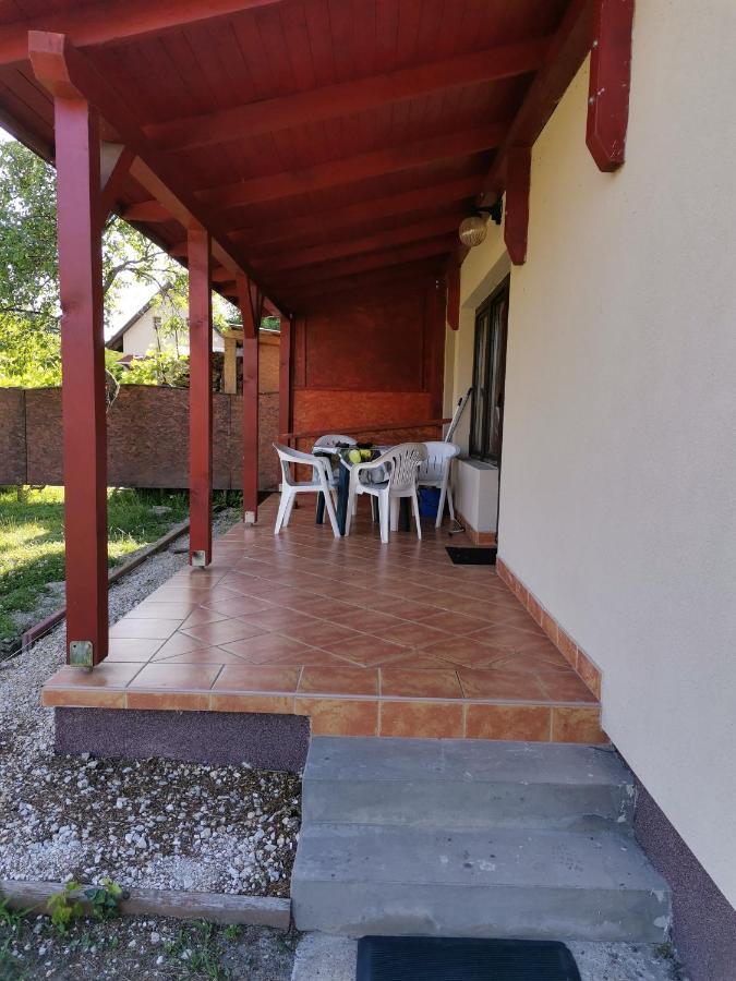 Apartamento Roland Apartman Balatonlelle Exterior foto