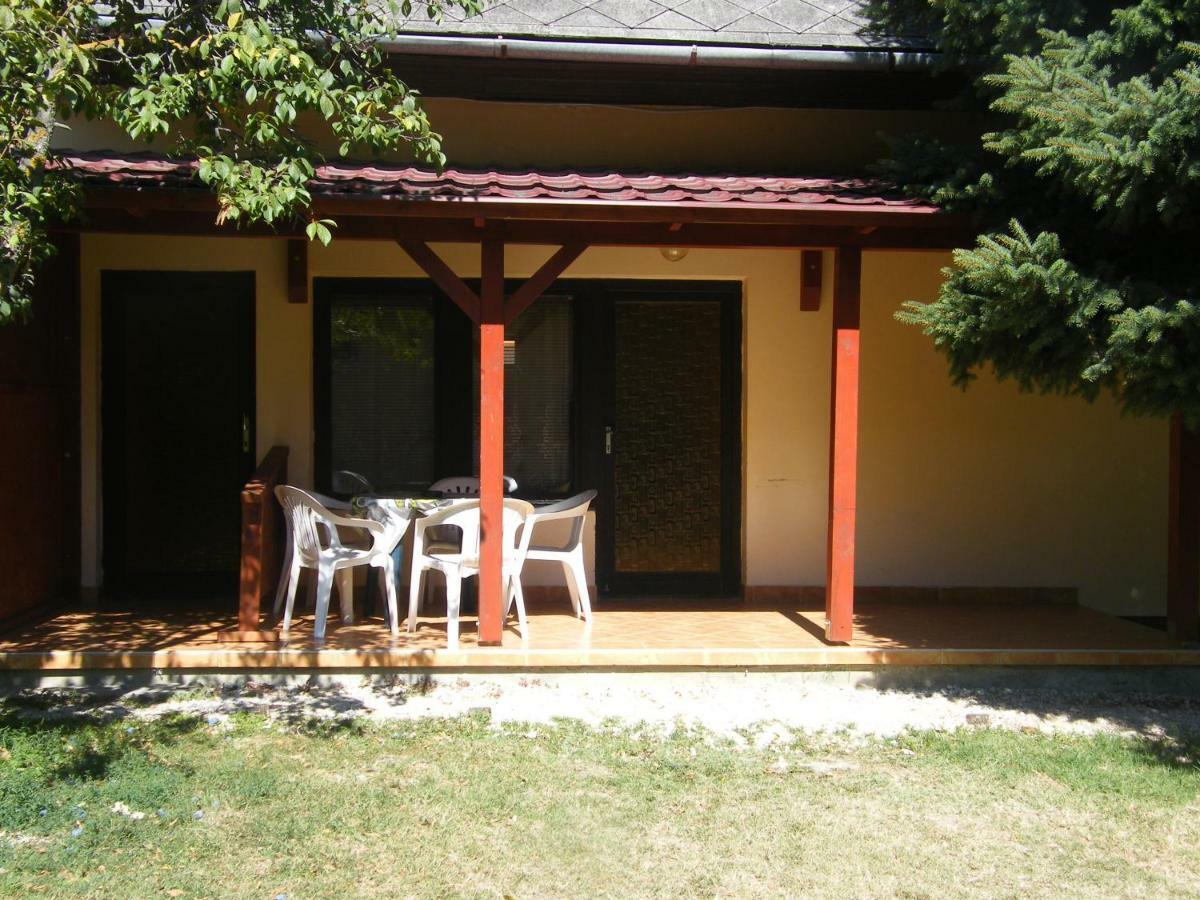 Apartamento Roland Apartman Balatonlelle Exterior foto