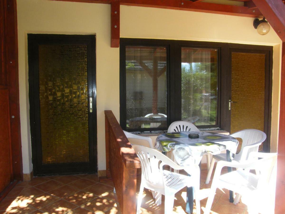 Apartamento Roland Apartman Balatonlelle Exterior foto