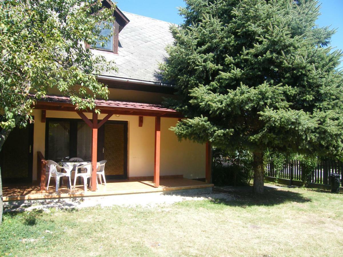 Apartamento Roland Apartman Balatonlelle Exterior foto